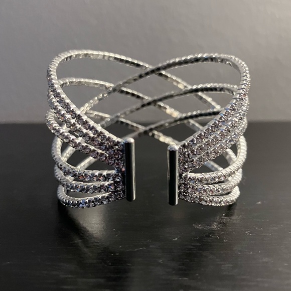 Fancy earrings and bracelet. - Picture 3 of 3